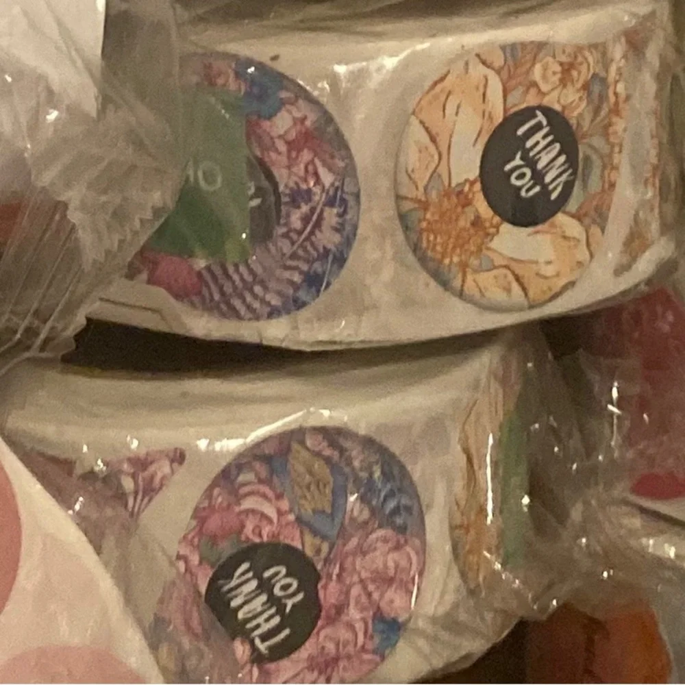 ⭐️ 3 for $22 - 500 ct. Floral Thank you stickers / labels
